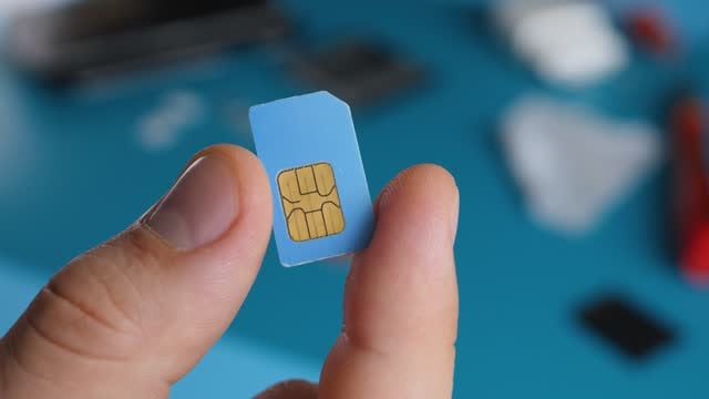 How does a SIM card work?