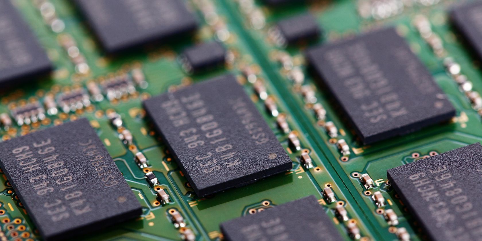Volatile Memory vs. Nonvolatile Memory