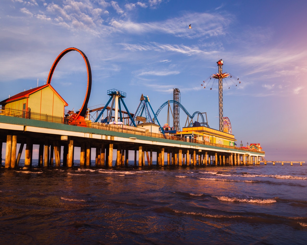 amusement-park-near-body-of-water